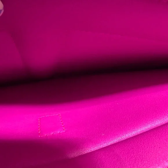 Telfar Circle Bag Azalea Pink – Like New, w/ Dust Bag & Box - Picture 6 of 11